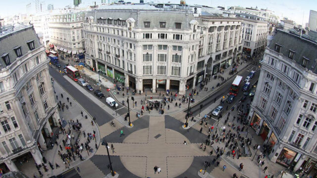 LEICESTER SQUARE, PICCADILLY CIRCUS & OXFORD STREET SHOPPING