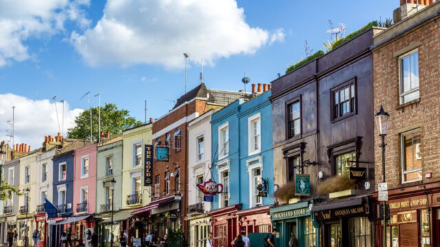 NOTTING HILL & PORTOBELLO ROAD